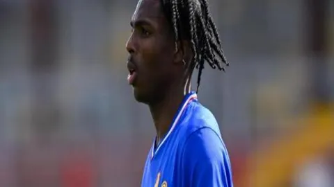 2025四径赛事调整：手表禁令引发热烈讨论，本地选手意见分歧